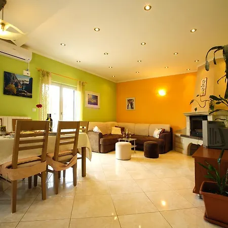 Apartment Ana Omis
