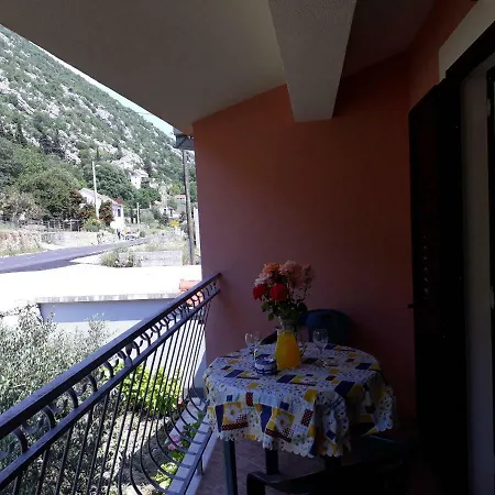 Ana Apartment *