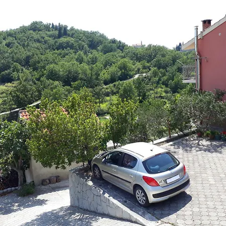 Ana * Omiš
